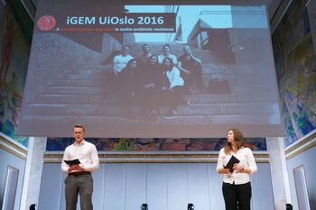 Students from the UiO iGEM-team 2016, Torleif Tollefsrud Gjølberg and Ragnhild Bugge.
Download presentation (PDF).
Watch their presentation.