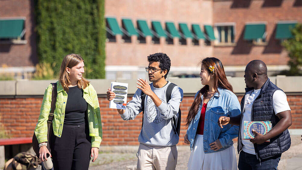 Guide at Blindern campus
