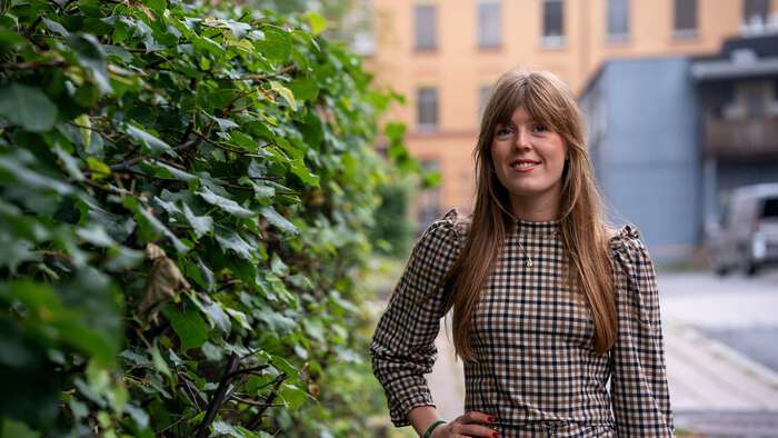 Bildet kan inneholde: skjønnhet, mote, vår, mennesker i naturen, langt hår.