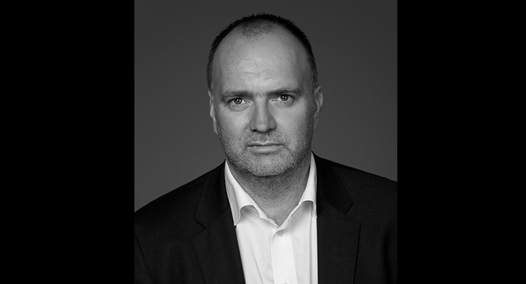 Bildet kan inneholde: person, hake, kinn, øyenbryn, panne.