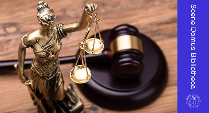 Foto av Justitia og ordstyrerklubbe.