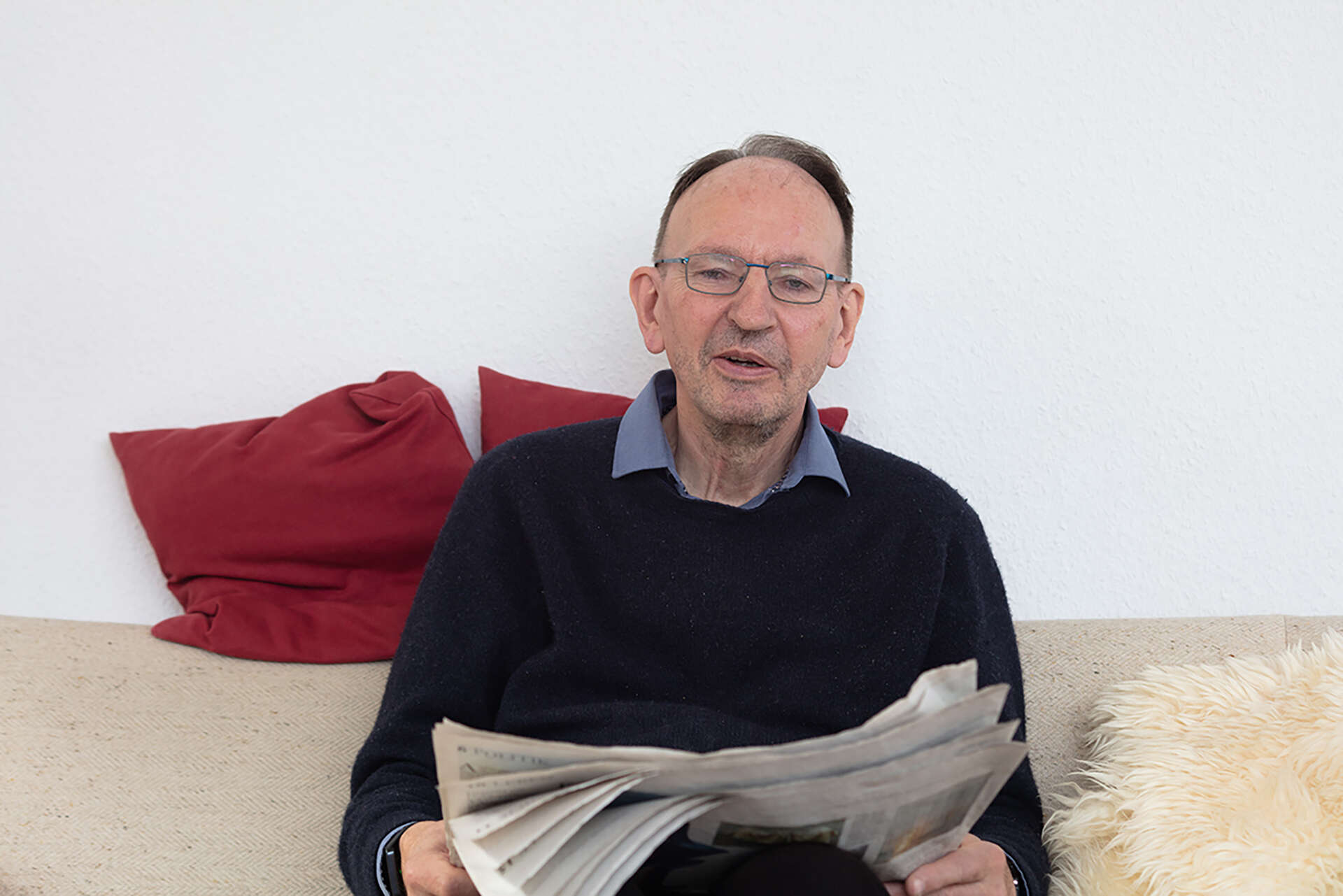 Bildet kan inneholde: briller, briller, synspleie, sitter, komfort.