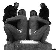Bildet kan inneholde: fotografi, monokrom fotografering, svart og hvitt, monokrom, statue.