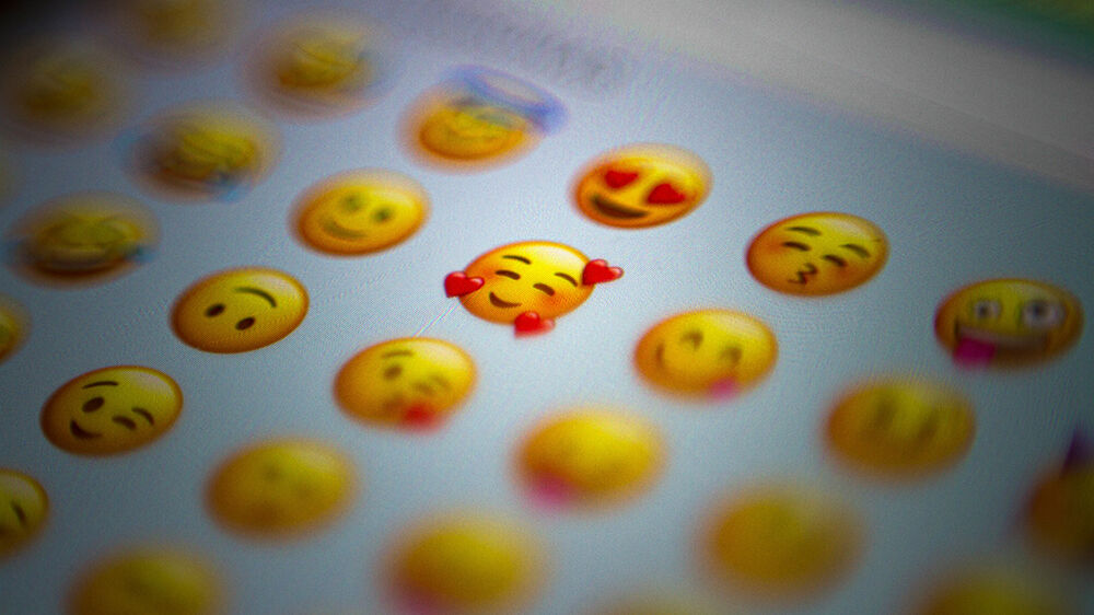 En rekke ulike emojies. Skjermbilde.