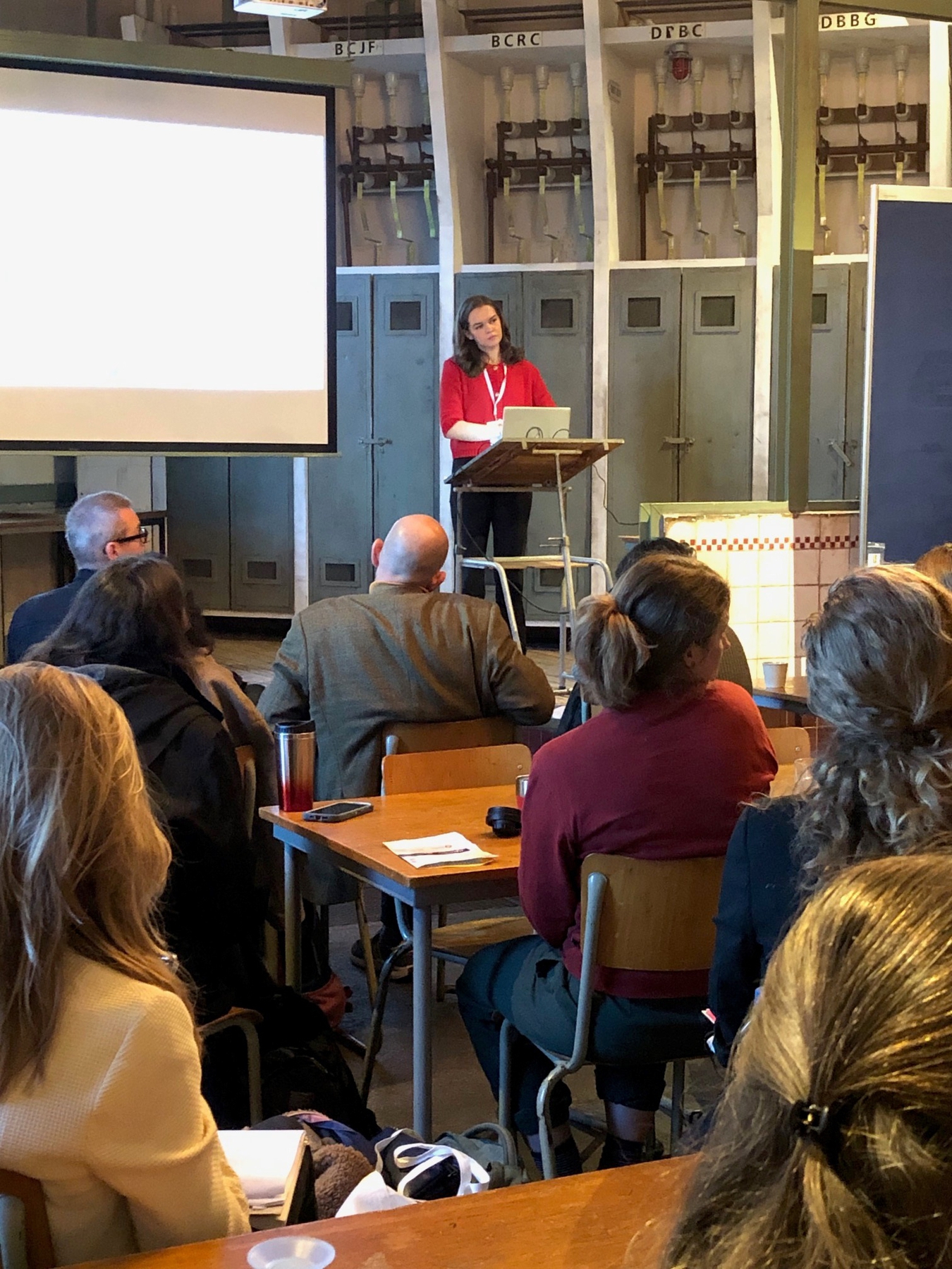 Studentleder holder en presentasjon 