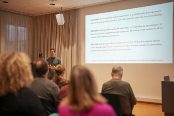 Cato Bjørkli, et av bidragsyterne på KI TeachMeet på Utdanningskonferansen 2023.