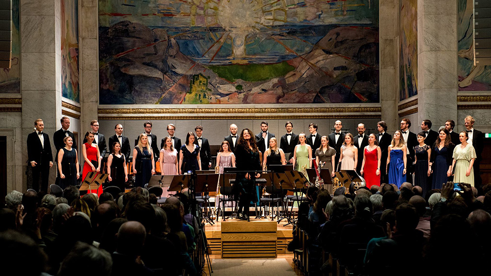 Bilde av Schola Cantorum som holder konsert i Aulaen