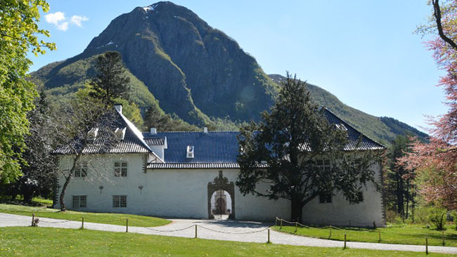 Bildet kan inneholde: fjellrike landformer, fjell, høyland, høyde, fjellkjede.