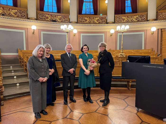 Fem personer. Kandidat, komite og disputasleder