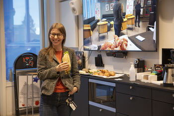 Food ,Property ,Cabinetry ,Smile ,Tableware.