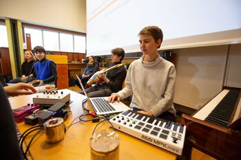 Table ,Personal computer ,Musical keyboard ,Laptop ,Musical instrument.