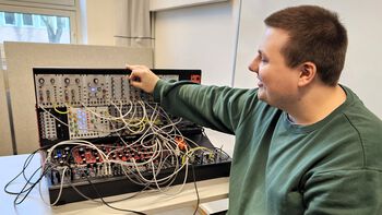 Electronic device ,Electrical wiring ,Electronics ,Wire ,Electrical cable.