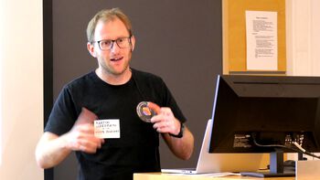 Glasses ,Output device ,Computer ,Gesture ,Personal computer.