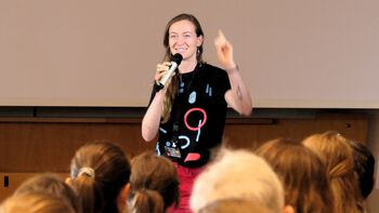 Person ,Hair ,Gesture ,T-shirt ,Smile.
