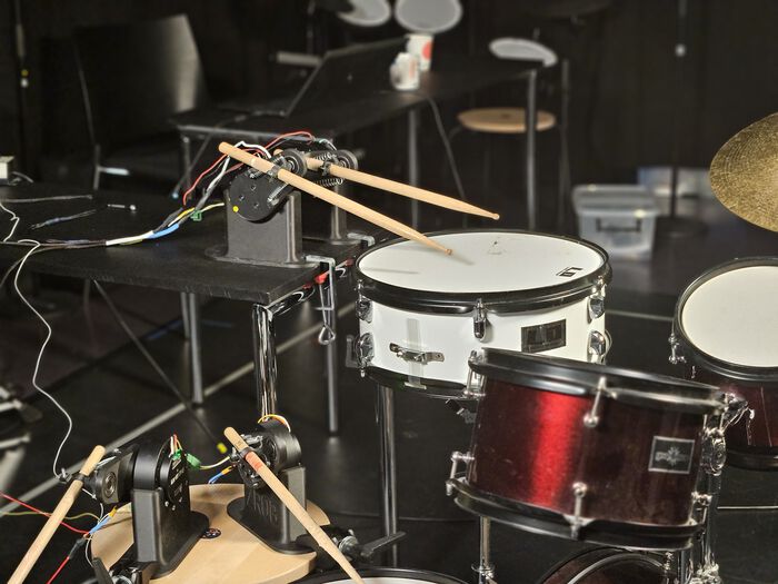 Drum Robot. Photo.