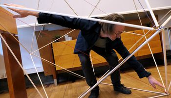 Flooring ,Line ,Recreation ,Balance ,Knee.