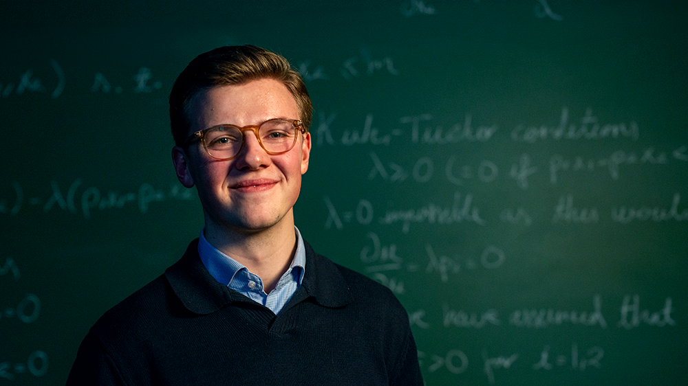 Portrett av samfunnsøkonomistudent Konrad Almås