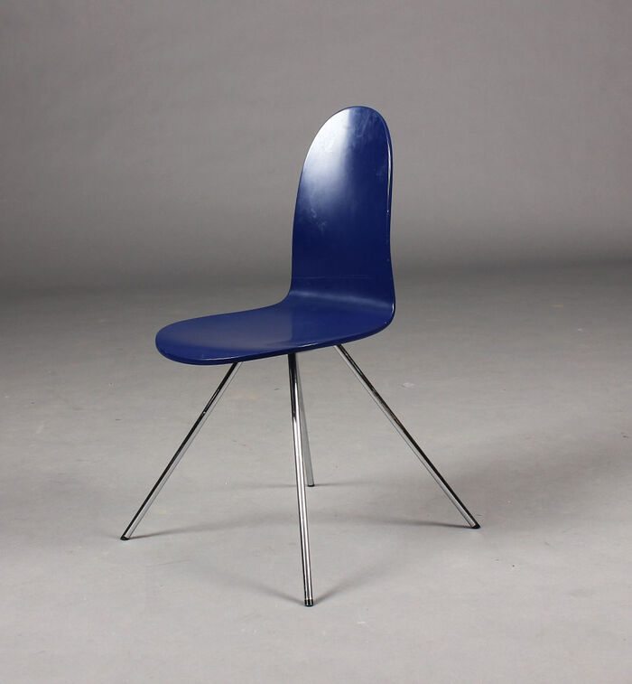 Bildet kan inneholde: stol, koboltblå, møbler, elektrisk blå, design.