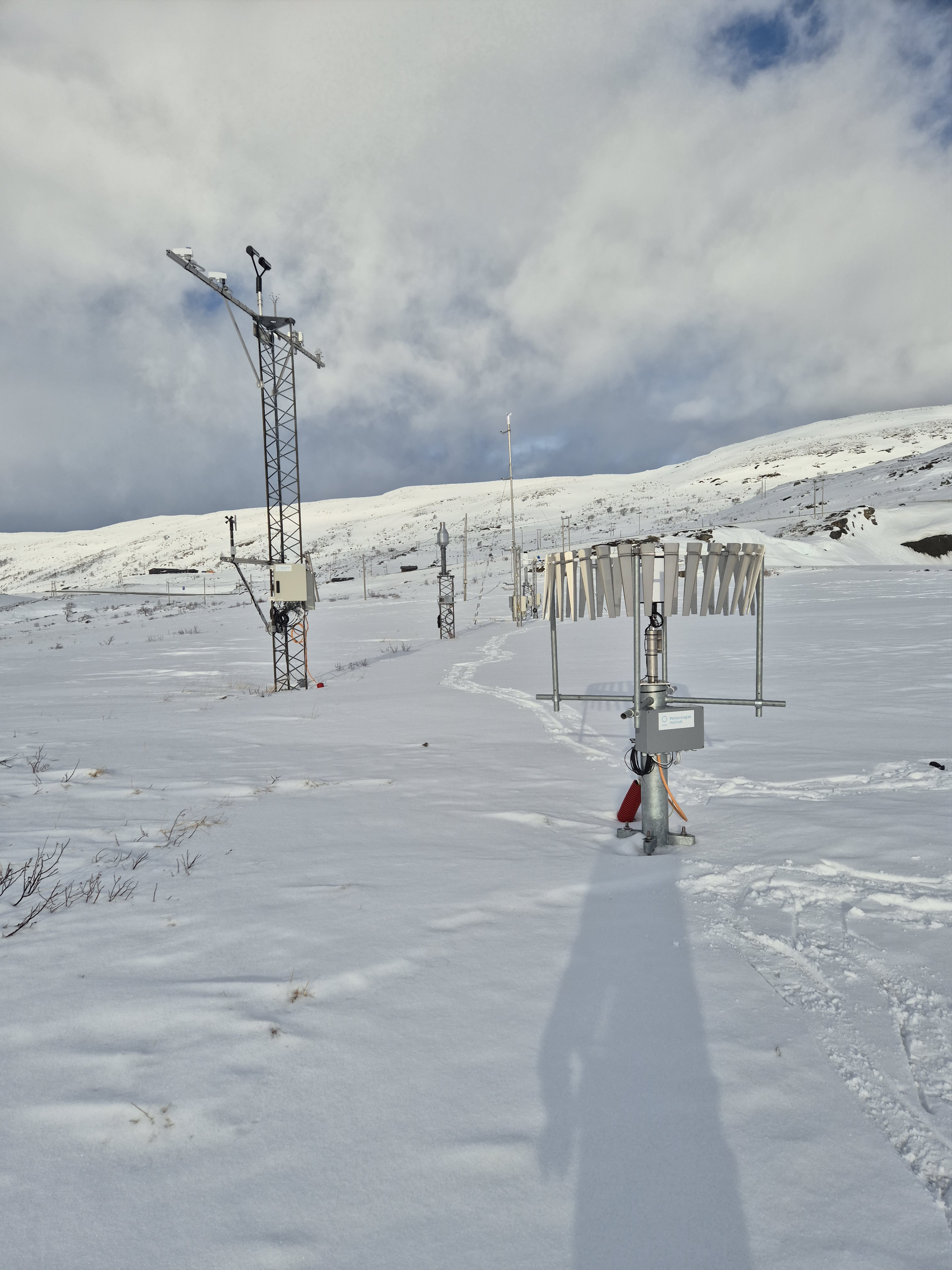 Bildet kan inneholde: snø, vinter, isbrelandform, frysing, geologisk fenomen.