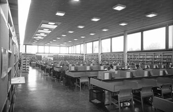 Slik så lesesalen ut da bygningen var ny på 1960-tallet. Fordi den er vernet, vil mye se likt ut etter den omfattende rehabiliteringen.